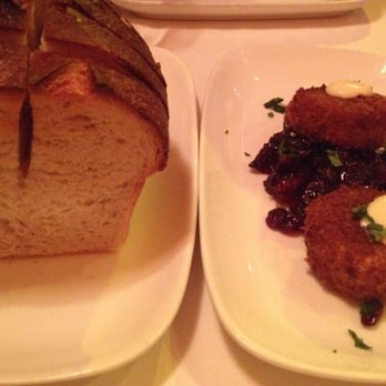 Bobo's - Bread and crab cakes! Delicious! - Steakhouses Near Me - San Francisco, California