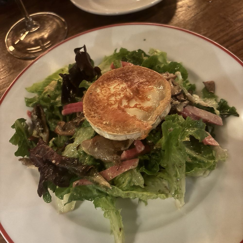 Amelie - Goat cheese salad - Wine Bars Near Me - Washington, DC, District of Columbia Amelie - Goat cheese salad - Wine Bars Near Me - Washington, DC, District of Columbia