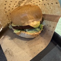 Swing Kitchen - Vegan Chilli Cheeze Burger