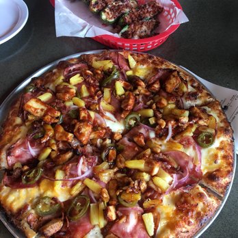 Toppers Pizza Place - Pizza Near Me - Oxnard, California