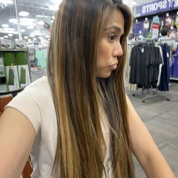Alondra Salon - Uneven distribution of color - Makeup Artists Near Me - McAllen, Texas