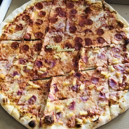 As you could see either the pizza was NOT big enough or the box was too big! As you could see either the pizza was NOT big enough or the box was too big!