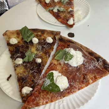 L'industrie Pizzeria - Pizza Near Me - Brooklyn, New York L'industrie Pizzeria - Pizza Near Me - Brooklyn, New York