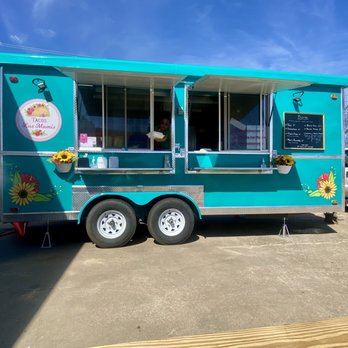 Tacos Las Mamis - Las Mamis Food Truck - Food Trucks Near Me - Cedar Park, Texas Tacos Las Mamis - Las Mamis Food Truck - Food Trucks Near Me - Cedar Park, Texas