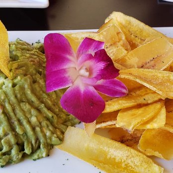 Mojitos Restaurant Bar - Plantain chip with guacamole - Latin American Near Me - Jackson Heights, New York Mojitos Restaurant Bar - Plantain chip with guacamole - Latin American Near Me - Jackson Heights, New York