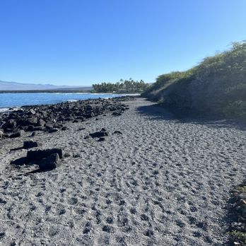 Kiholo Bay - Black sand beach stretch - Beaches Near Me - Kailua-Kona, Hawaii Kiholo Bay - Black sand beach stretch - Beaches Near Me - Kailua-Kona, Hawaii