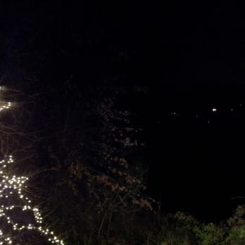 Farm Country Kitchen - Christmas view - American Near Me - Riverhead, New York
