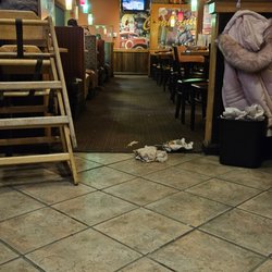 Applebee's Grill + Bar - Cleanliness
