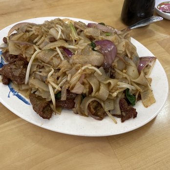 Happy Bao's - 21. Beef Chow Fen - Chinese Near Me - Mesa, Arizona Happy Bao's - 21. Beef Chow Fen - Chinese Near Me - Mesa, Arizona