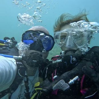 Fort Walton Beach Scuba - Scuba Diving in Florida with Jeremy Baxter from the shop. Super fun diving experience! - Dive Shops Near Me - Mary Esther, Florida