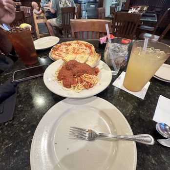 George's Pastaria - Spaghetti Cheese Pizza - Italian Near Me - Houston, Texas George's Pastaria - Spaghetti Cheese Pizza - Italian Near Me - Houston, Texas