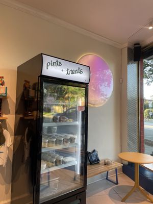 Moonmilk Ice Cream and Cake Club by null