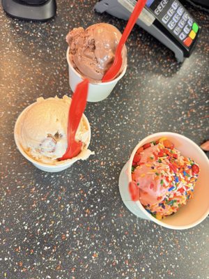 Mad Myrtle's Ice Creamery by null