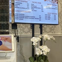 Em Lash Studio