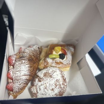 Paris Baguette - Strawberry croissant Fruit pastry King cream donut Mochi sugar donut - Bakeries Near Me - Pleasanton, California Paris Baguette - Strawberry croissant Fruit pastry King cream donut Mochi sugar donut - Bakeries Near Me - Pleasanton, California