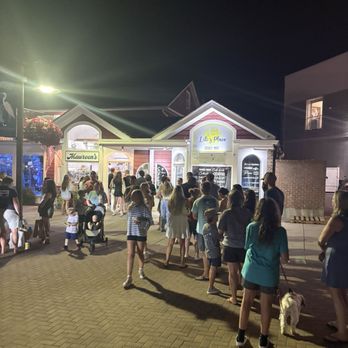 Maureen's Ice Cream & Desserts - Typical Line Outside - wait in it, your tastebuds will thank you - Ice Cream & Frozen Yogurt Near Me - Bethany Beach, Delaware Maureen's Ice Cream & Desserts - Typical Line Outside - wait in it, your tastebuds will thank you - Ice Cream & Frozen Yogurt Near Me - Bethany Beach, Delaware