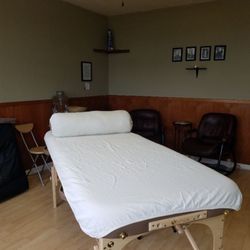 Valley Isle Reiki - Inside of Reiki room