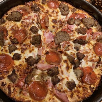Old Chicago Pizza + Taproom - Medium Da Meats - deep dish - Pizza Near Me - Gillette, Wyoming
