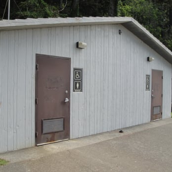 Rialto Beach - the toilets - don't let the exterior fool you, they are actually porta potties - Hiking Near Me Rialto Beach - the toilets - don't let the exterior fool you, they are actually porta potties - Hiking Near Me