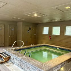 Sun Outdoors Bend - Hot tub