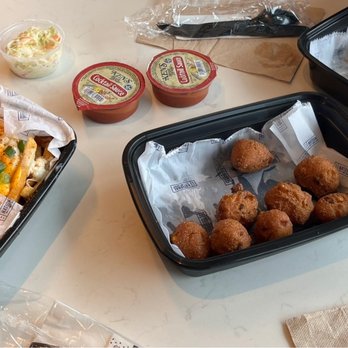 Pappas Crabcakes - Crispy Shrimp Basket Crab Fries Hush Puppies Fried Oysters - Seafood Near Me - Oxon Hill, Maryland