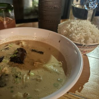 Eem - White Curry with Burnt End and Acid Test cocktail. - Cocktail Bars Near Me - Portland, Oregon Eem - White Curry with Burnt End and Acid Test cocktail. - Cocktail Bars Near Me - Portland, Oregon