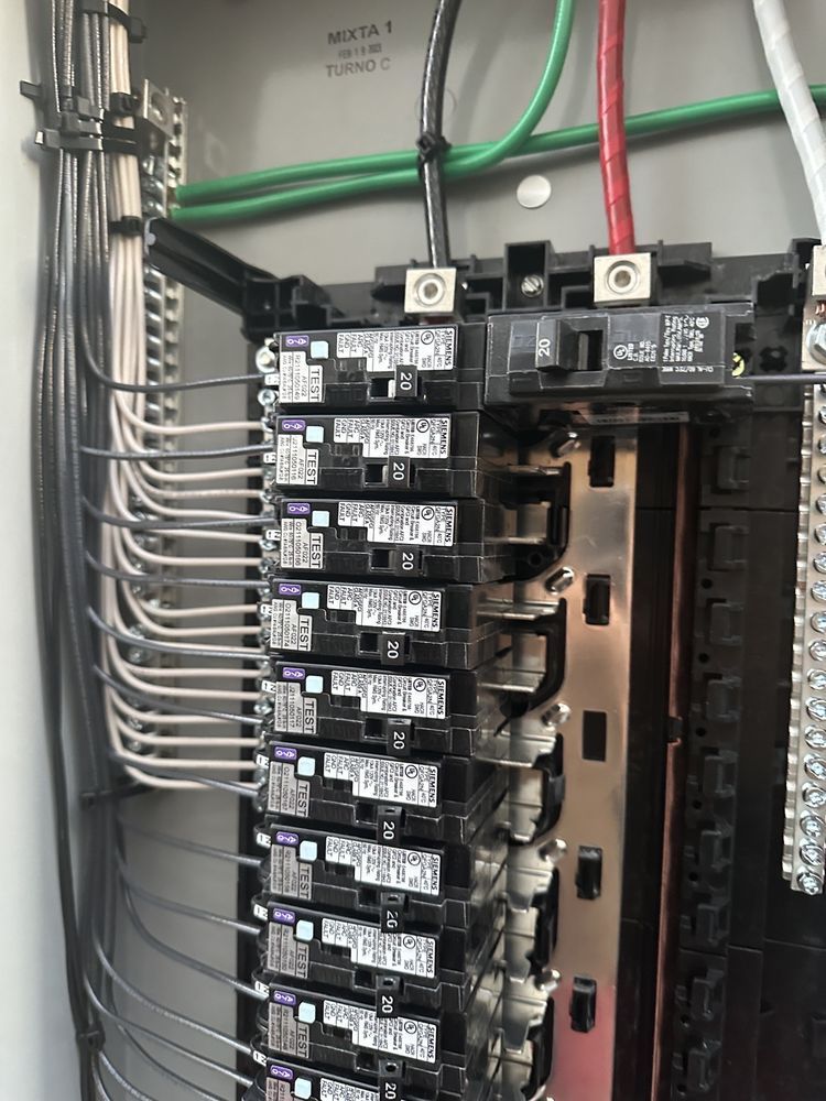 Slide of Arroyo Solar