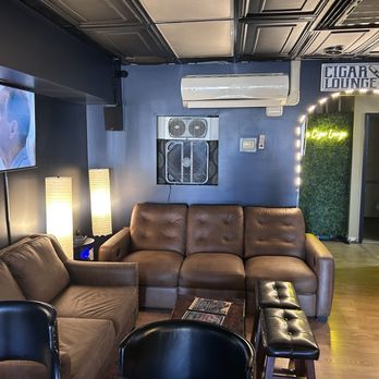 Smokies Cigar Lounge - Inside - Cigar Bars Near Me - Charlottesville, Virginia
