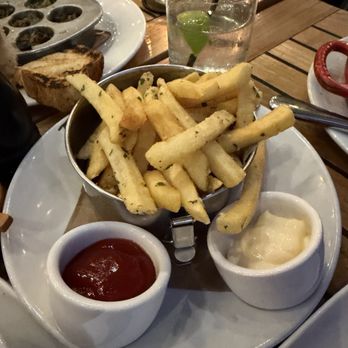 Merriman's Honolulu - Parmesan truffle fries - Hawaiian Near Me - Honolulu, Hawaii Merriman's Honolulu - Parmesan truffle fries - Hawaiian Near Me - Honolulu, Hawaii