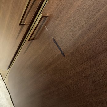 Hamilton Hotel - Beat up and warn furnishings - Hotels Near Me - Washington, DC, District of Columbia