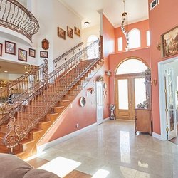 Omar Alfaro - exp Realty - This Entrance!