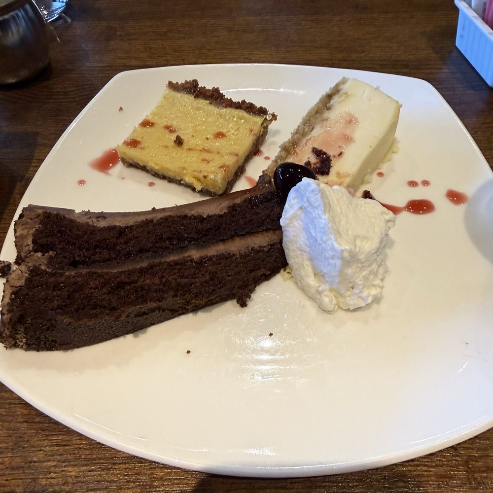 West Park Bistro - Sad Mother's Day "sweet bites" presentation - American Near Me - San Carlos, California West Park Bistro - Sad Mother's Day "sweet bites" presentation - American Near Me - San Carlos, California