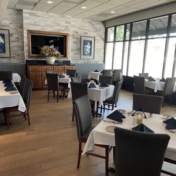Ladera Grill - Inside - American Near Me - Morgan Hill, California