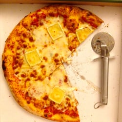 Jet Pizza - Le plus petit format que je trouve déjà énorme (double 33 cm)