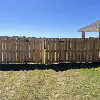 Creekside Construction - Shadow box privacy fence - Decks & Railing Near Me Creekside Construction - Shadow box privacy fence - Decks & Railing Near Me