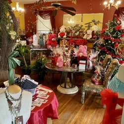Alice Floral & Gifts - Inside decor...