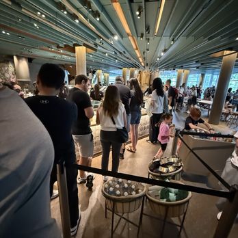 Starbucks Reserve Roastery Chicago - Coffee Roasteries Near Me - Chicago, Illinois Starbucks Reserve Roastery Chicago - Coffee Roasteries Near Me - Chicago, Illinois