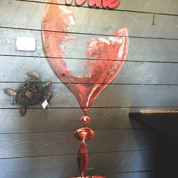 Tennessee Valley Winery - red wine being poured into a wine glass - Wineries Near Me - Loudon, Tennessee Tennessee Valley Winery - red wine being poured into a wine glass - Wineries Near Me - Loudon, Tennessee