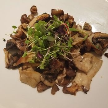 Star Noodle - Mushroom medley - Asian Fusion Near Me - Lahaina, Hawaii Star Noodle - Mushroom medley - Asian Fusion Near Me - Lahaina, Hawaii