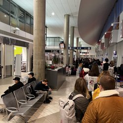Gare d'Autocars de Montréal - Line to get on the bus to Ottawa (Orleans Express)
