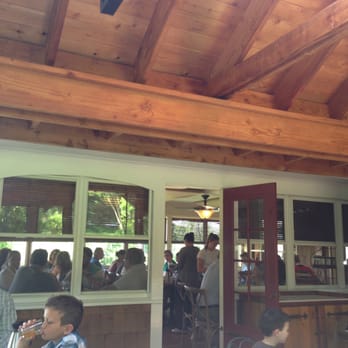 The Hampton Maid - Hotels Near Me - Hampton Bays, New York