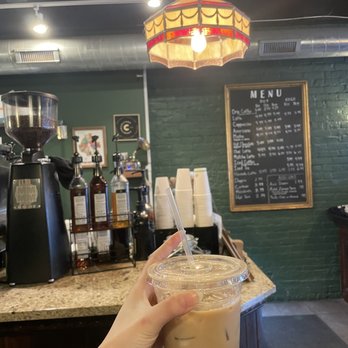 Ludlow Charlingtons Coffee Shop - Lavender honey iced latte - Coffee & Tea Near Me - Chicago, Illinois
