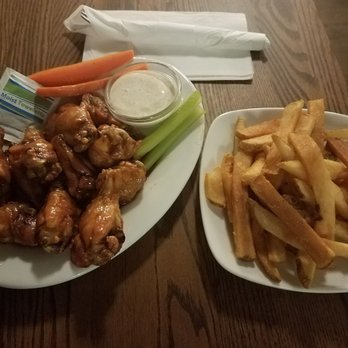 Elephant & Castle - Honey garlic wings - Pubs Near Me - Chicago, Illinois Elephant & Castle - Honey garlic wings - Pubs Near Me - Chicago, Illinois