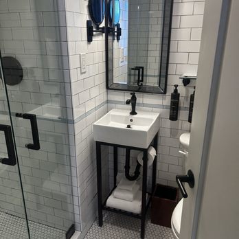 Hotel Theodore Seattle Downtown, Tapestry by Hilton - the restroom - Hotels Near Me - Seattle, Washington