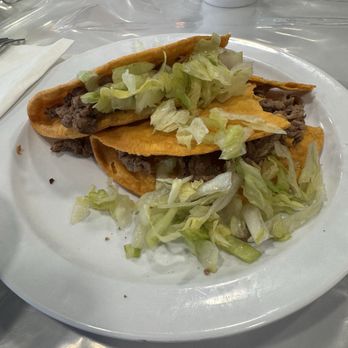 Arturo's - Steak tacos with lettuce my daughter ate the whole thing and loved it - Mexican Near Me - Moriarty, New Mexico