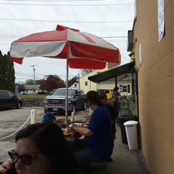 Macray's Seafood - Al Fresco Ambience? - Seafood Near Me - Tiverton, Rhode Island