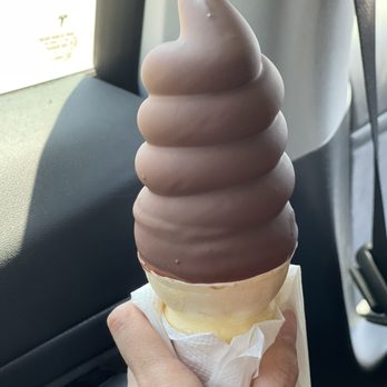 Bob's Freeze - Chocolate dipped vanilla cone (large) - Ice Cream & Frozen Yogurt Near Me - Los Angeles, California Bob's Freeze - Chocolate dipped vanilla cone (large) - Ice Cream & Frozen Yogurt Near Me - Los Angeles, California