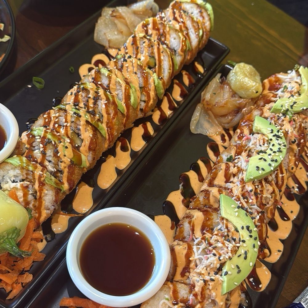 Mariscos El Ajoyano - Guamuchilito roll y mar y Tierra roll - Seafood Near Me - San Mateo, California