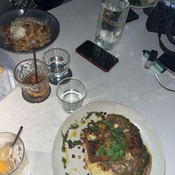 Moxies - Mahi, and some other stuff - Lounges Near Me - Miami, Florida