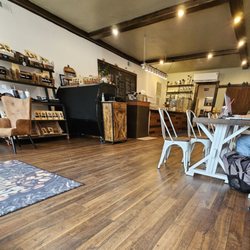 Brickhouse Gourmet Coffee & Tea - Coffee shop indoors
